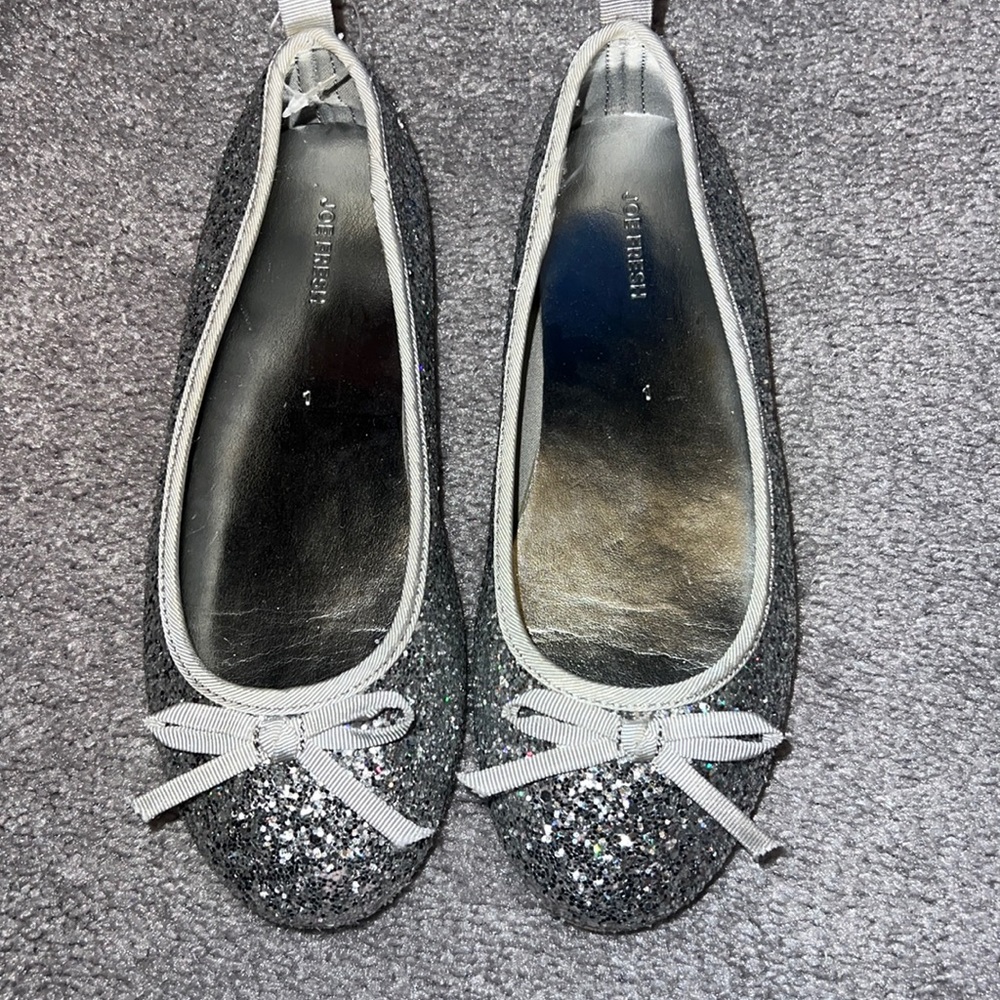 Girls shoes